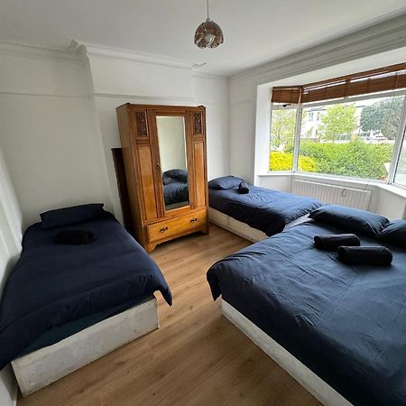 Big Family Room In Room At 2 Iveragh Rd-4 Dublin Eksteriør bilde